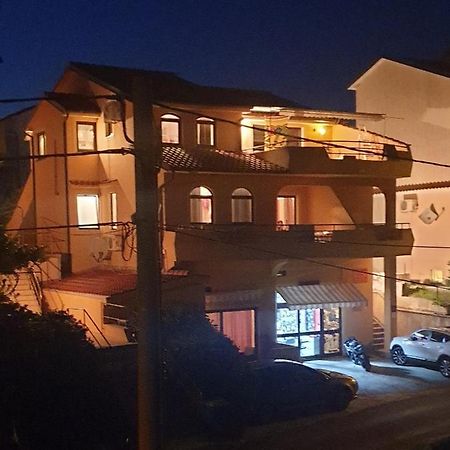 Apartments Damir 2838 Лопар Екстер'єр фото